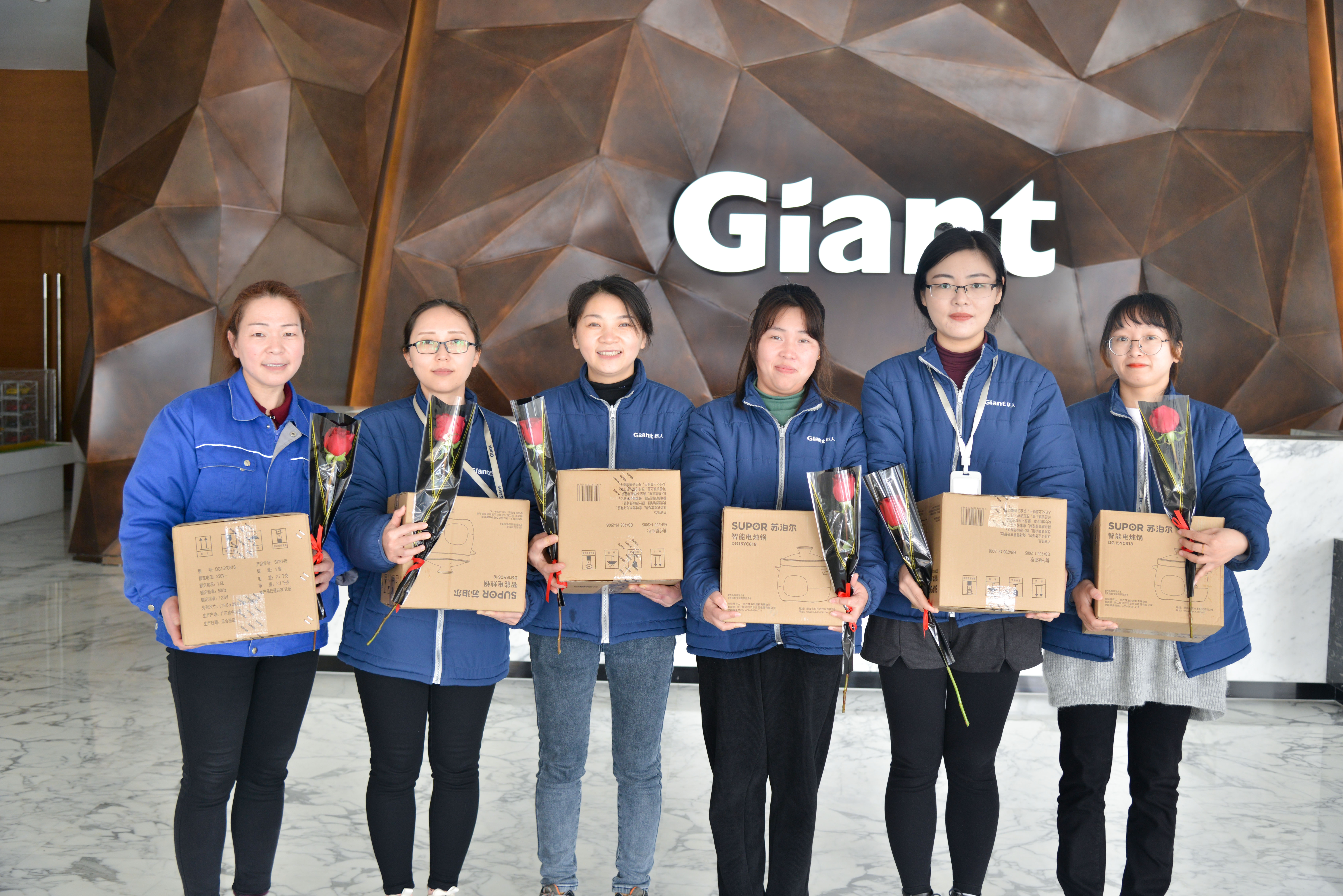 最美三月天 巾幗綻笑顏——巨人集團(tuán)預(yù)祝婦女節(jié)快樂